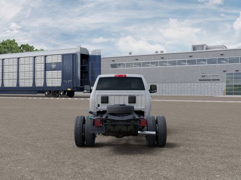 New 2026 RAM 5500 Tradesman w/ Chrome Appearance Group AWD/4WD image 7