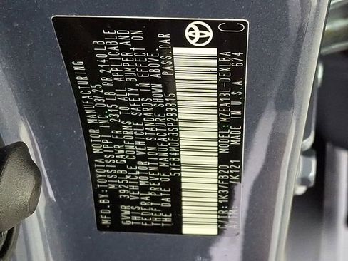 Certified 2025 Toyota Corolla LE FWD image 33