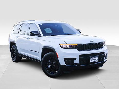 Used 2025 Jeep Grand Cherokee L Altitude RWD image 2