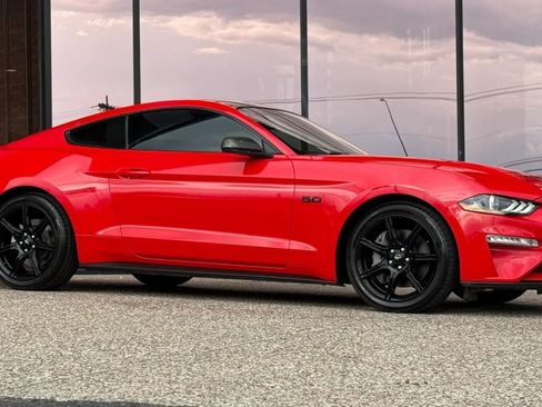 Used 2018 Ford Mustang GT w/ Black Accent Pkg RWD image 16