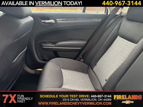 Used 2022 Chrysler 300 Touring w/ Sport Appearance Package image 41