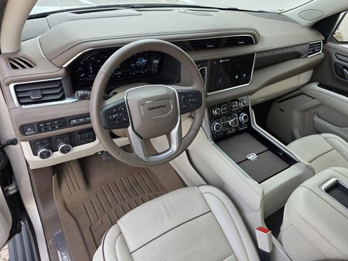 Used 2024 GMC Yukon Denali image 12