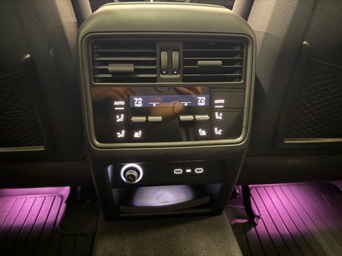 Certified 2026 Porsche Cayenne E-Hybrid Coupe AWD/4WD image 34