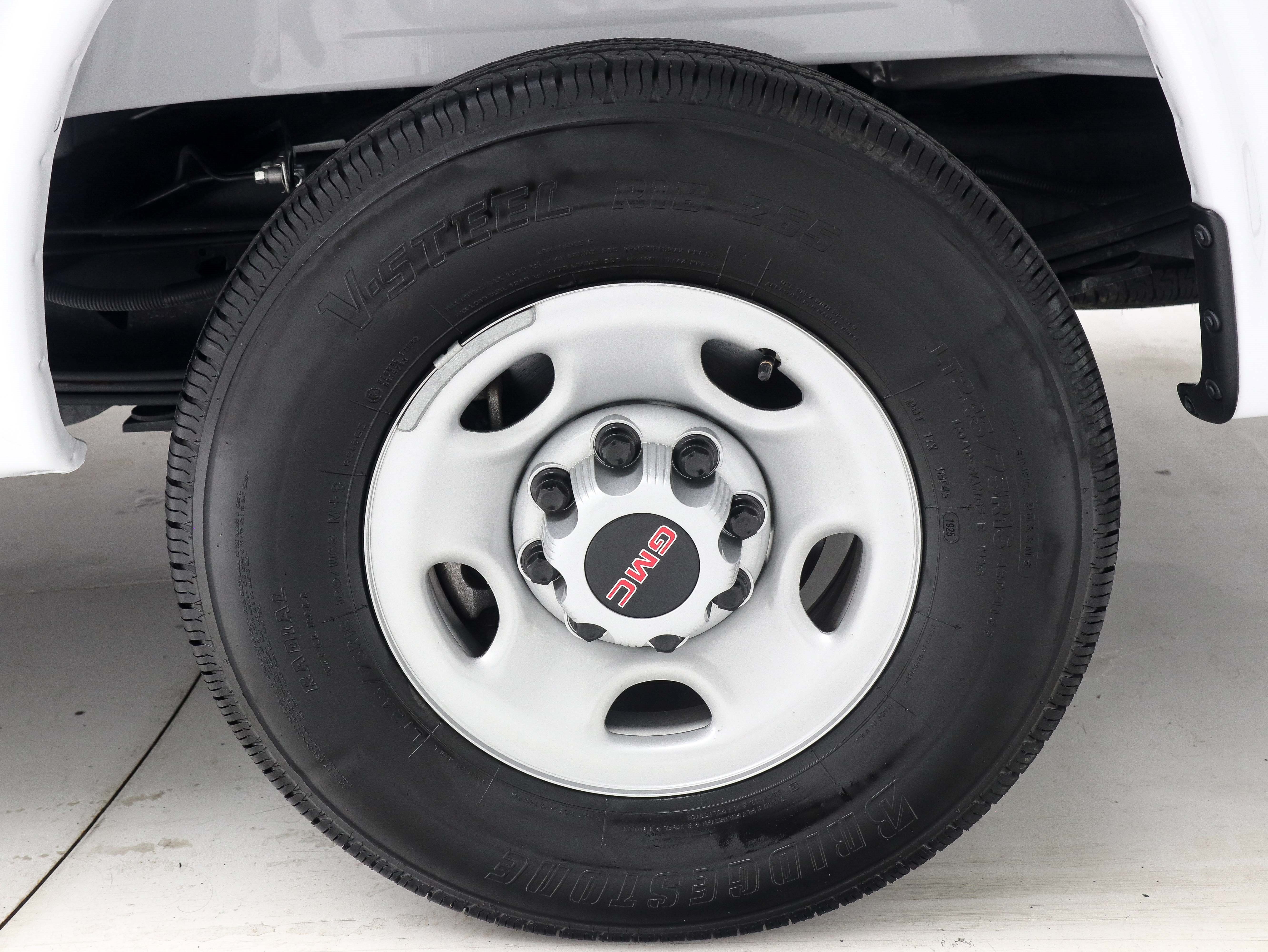 Used 2025 GMC Savana 2500 Extended w/ Driver Convenience Package RWD image 29
