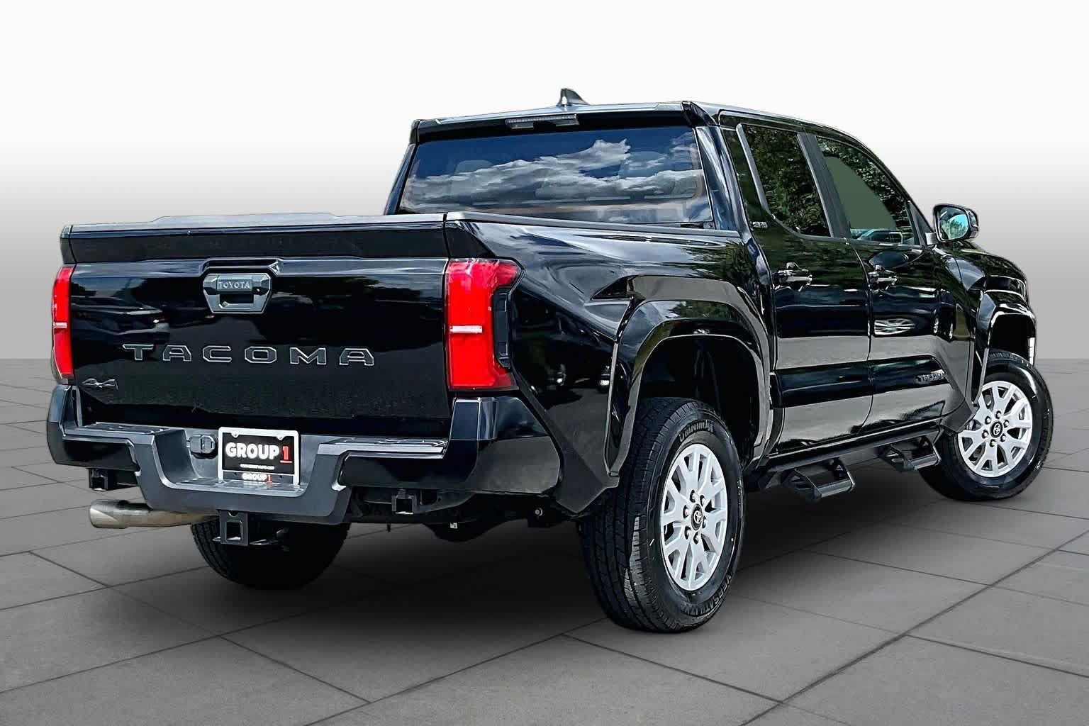 Used 2024 Toyota Tacoma SR5 AWD/4WD image 13