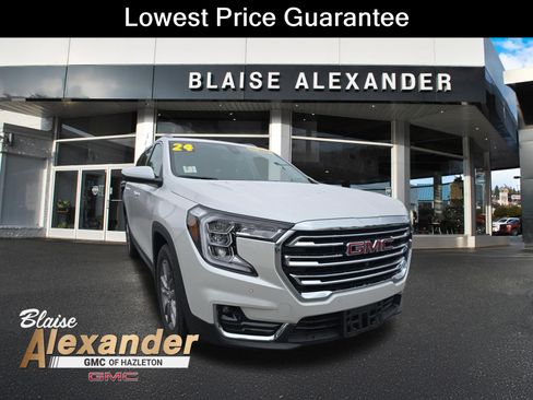 Used 2024 GMC Terrain SLT w/ Infotainment Package II AWD/4WD image 1
