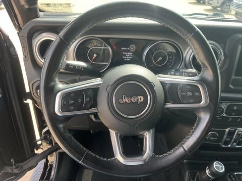 Used 2019 Jeep Wrangler Unlimited Sahara image 18