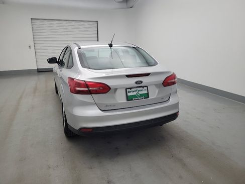 Used 2018 Ford Focus SE FWD image 6