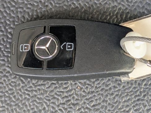 Used 2024 Mercedes-Benz Sprinter 2500 image 30