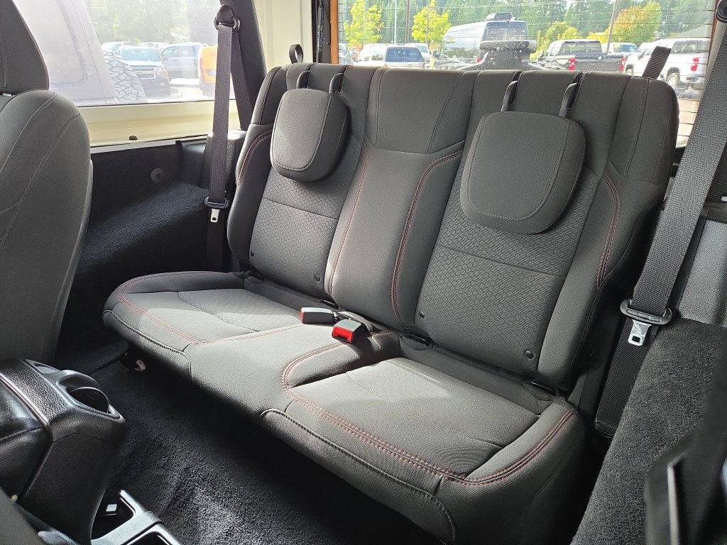 Used 2021 Jeep Wrangler Rubicon w/ Cold Weather Group AWD/4WD image 14