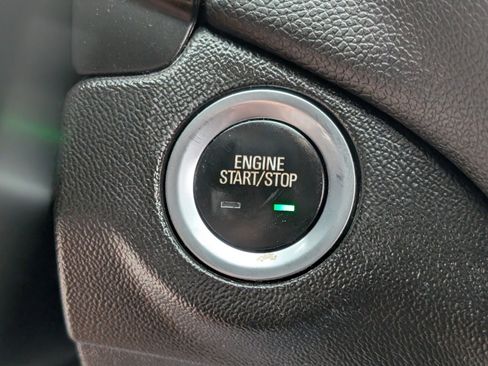 Used 2020 Chevrolet Equinox LT image 29