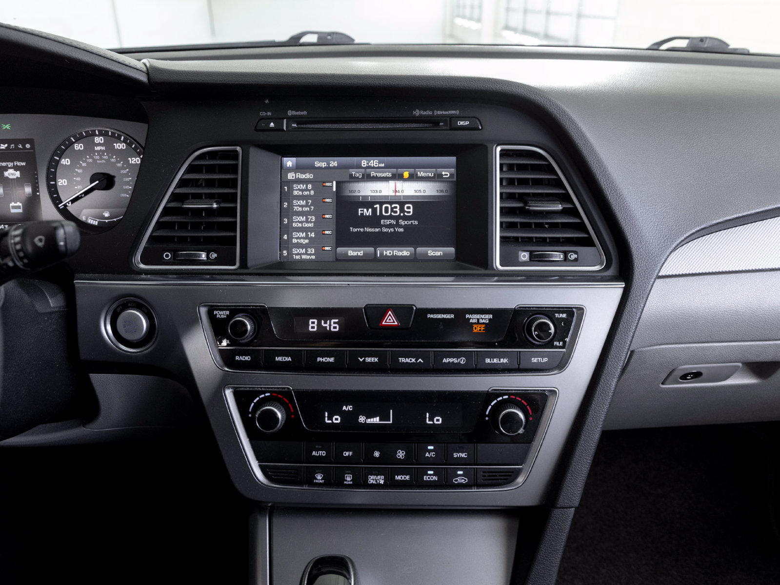 Used 2017 Hyundai Sonata SE FWD image 17