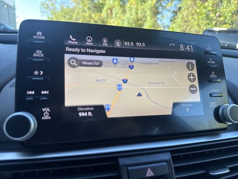 Used 2018 Honda Accord Touring image 19