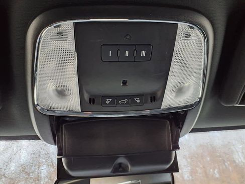 Used 2022 Jeep Grand Cherokee Laredo X image 20