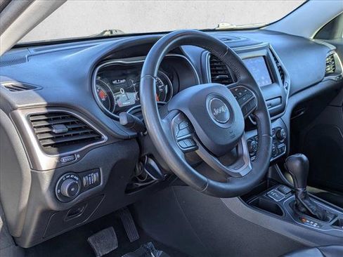 Used 2020 Jeep Cherokee Latitude Plus image 10