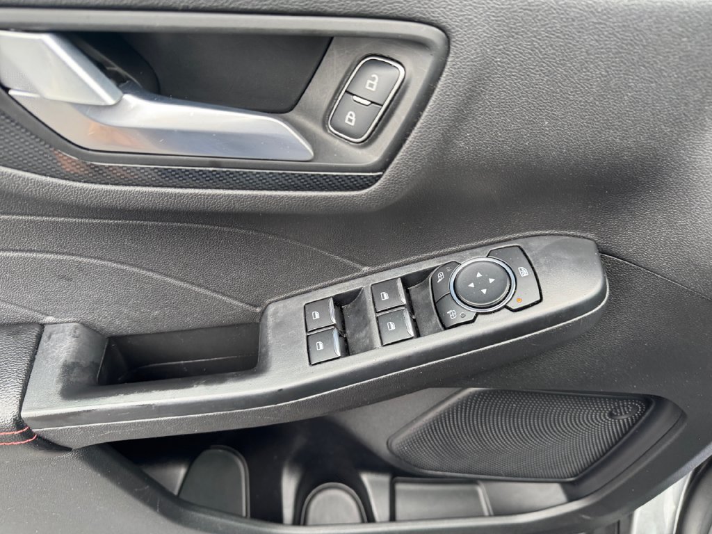 Used 2025 Ford Escape ST-Line Select AWD/4WD image 17