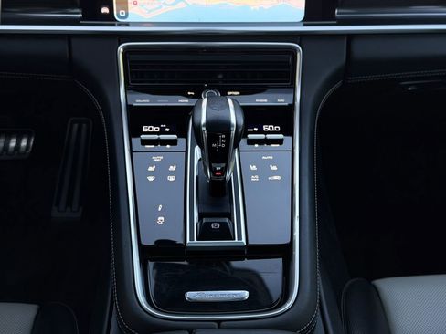 Used 2022 Porsche Panamera Turbo S image 40