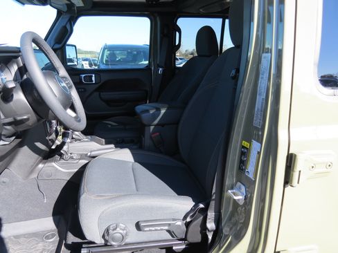 Used 2025 Jeep Wrangler Unlimited Sport S 4xe w/ Convenience Group image 17