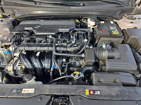 Used 2025 Hyundai Elantra SEL FWD image 35