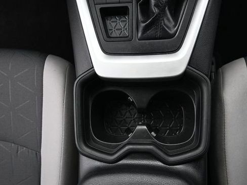 Used 2019 Toyota RAV4 XLE w/ Carpet Mat Package AWD/4WD image 15