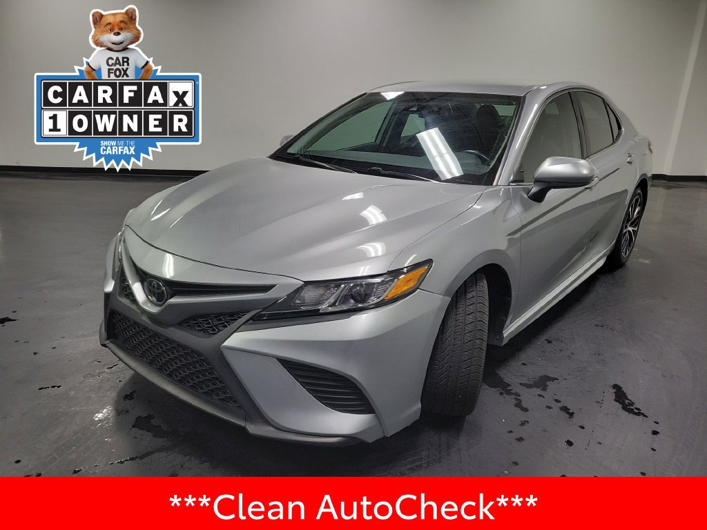 Used 2020 Toyota Camry SE FWD image 4