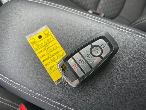 Used 2023 Ford Escape Active w/ Tech Pack #2 AWD/4WD image 4