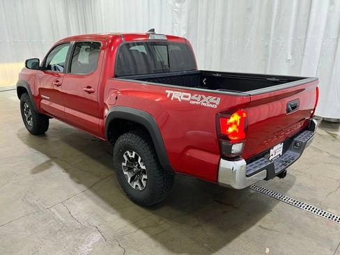 Certified 2019 Toyota Tacoma TRD Off-Road AWD/4WD image 6
