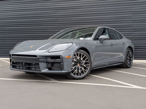 New 2026 Porsche Panamera 4 image 1