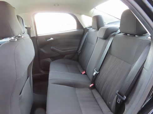 Used 2017 Ford Focus SE image 20