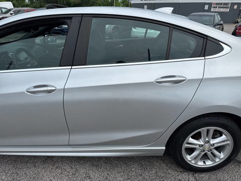 Used 2017 Chevrolet Cruze LT w/ Sun And Sound Package image 36