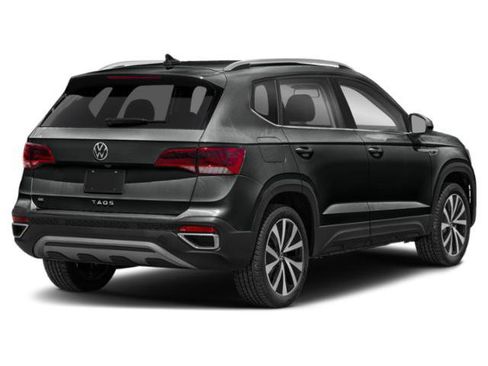 Used 2024 Volkswagen Taos SE AWD/4WD image 2