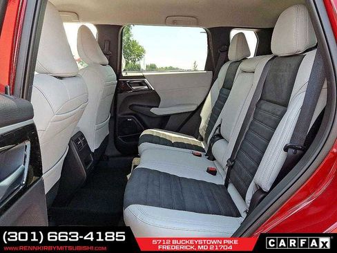 New 2025 Mitsubishi Outlander SE image 6