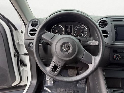 Used 2018 Volkswagen Tiguan Limited FWD image 12