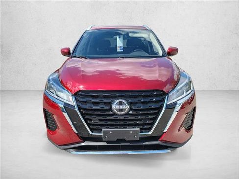 Used 2024 Nissan Kicks SV FWD image 2