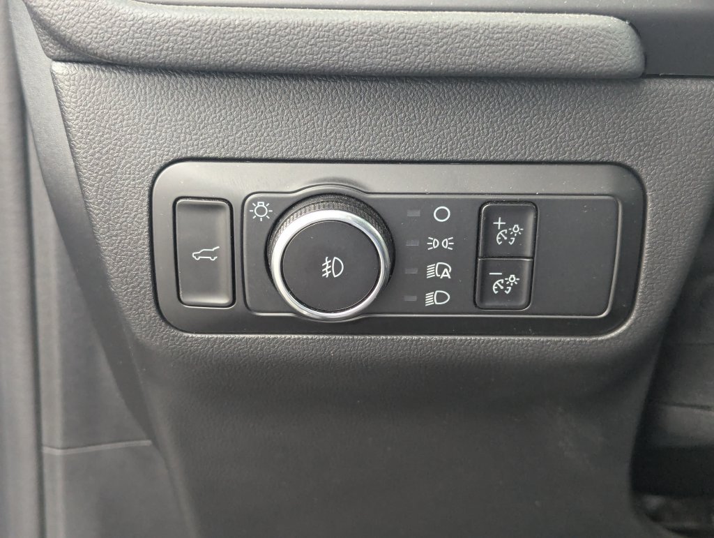 Used 2025 Ford Escape Platinum AWD/4WD image 27