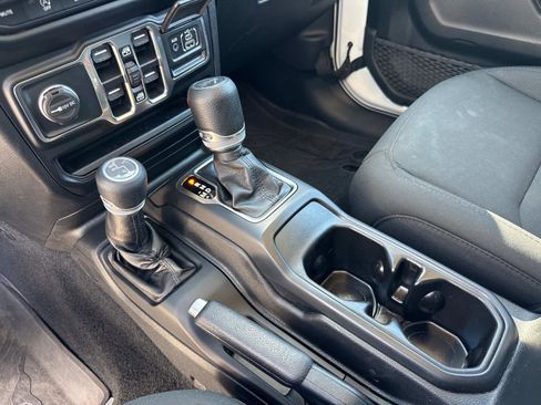 Used 2022 Jeep Wrangler Unlimited Sport AWD/4WD image 24