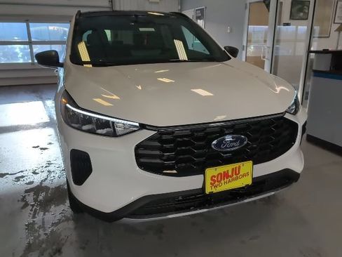 New 2026 Ford Escape ST-Line w/ Tech Pack #1 AWD/4WD image 32