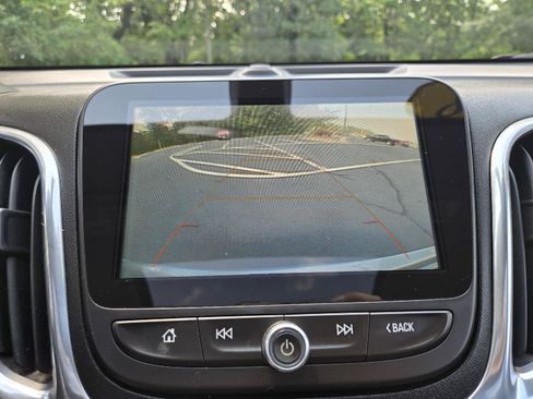 Used 2018 Chevrolet Equinox LT FWD image 20