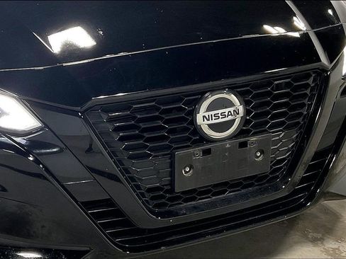 Used 2022 Nissan Altima 2.5 SR w/ Midnight Edition Package FWD image 35