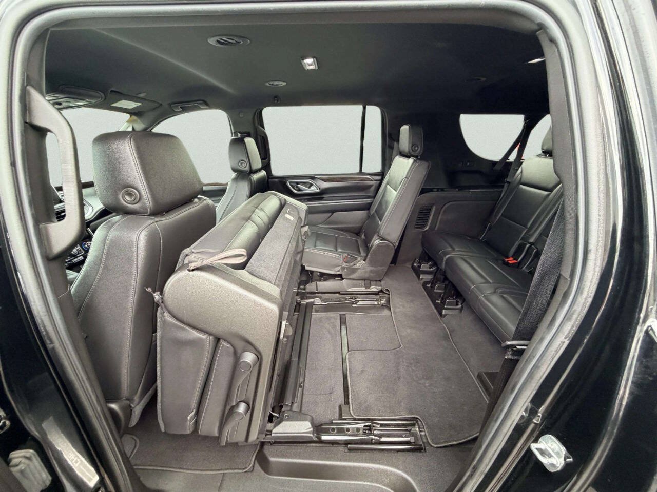 Used 2021 Chevrolet Suburban LT AWD/4WD image 24