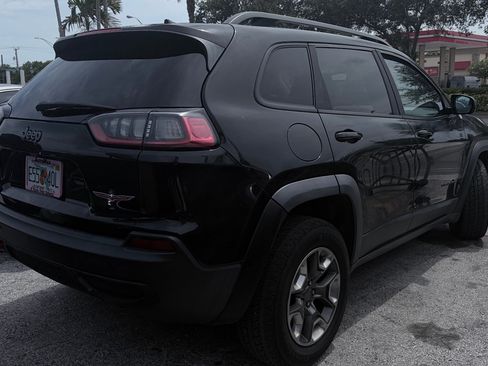 Used 2019 Jeep Cherokee Trailhawk w/ Comfort/Convenience Group AWD/4WD image 5