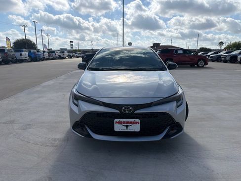 Used 2026 Toyota Corolla SE FWD image 2