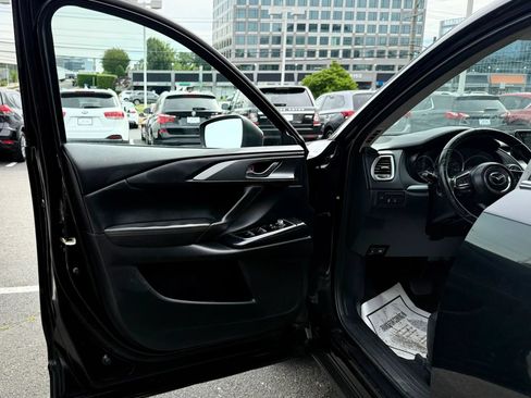 Used 2018 MAZDA CX-9 Touring FWD image 8