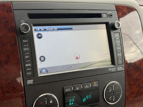 Used 2014 Chevrolet Silverado 2500 LTZ w/ LTZ Plus Package image 15