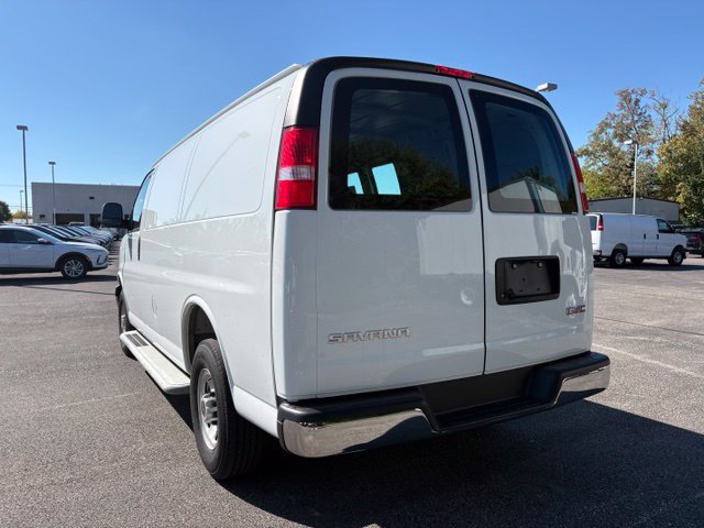 Used 2025 GMC Savana 2500 w/ Driver Convenience Package RWD image 3