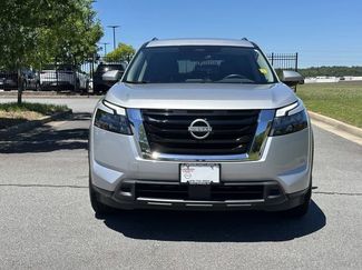Certified 2025 Nissan Pathfinder SV FWD video 2