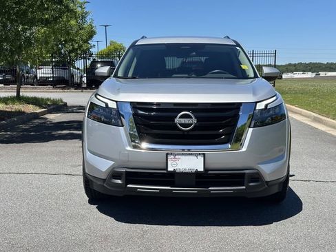 Certified 2025 Nissan Pathfinder SV FWD image 2