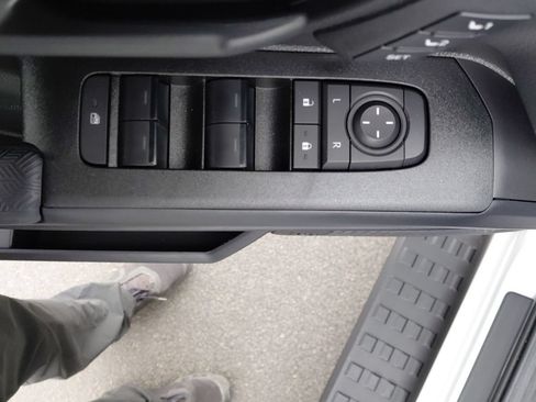 New 2025 Toyota 4Runner TRD Off-Road Premium AWD/4WD image 15
