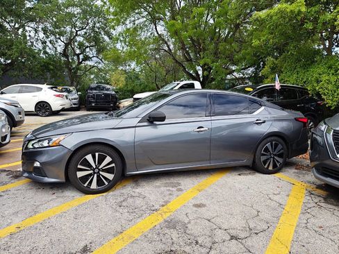 Used 2019 Nissan Altima 2.5 SL FWD image 4