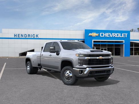 New 2026 Chevrolet Silverado 3500 LT image 2